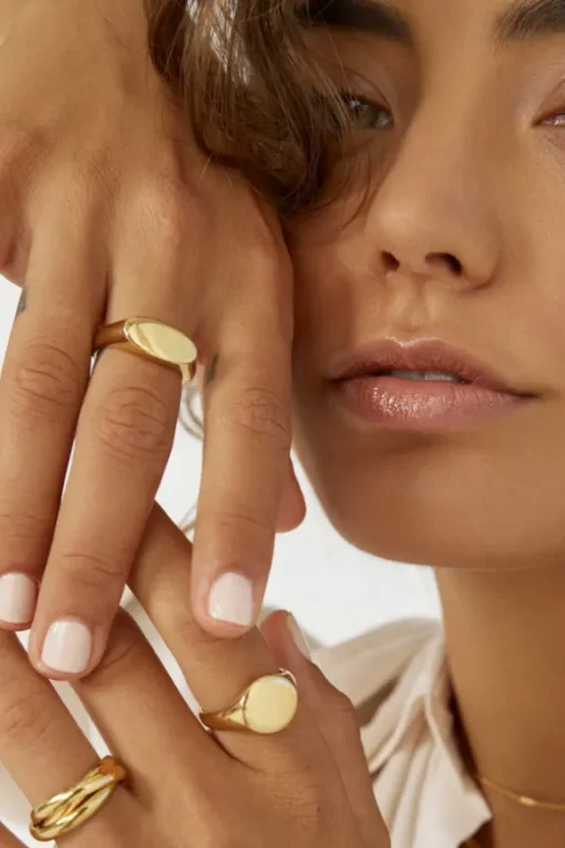 Aster Gold Signet Ring