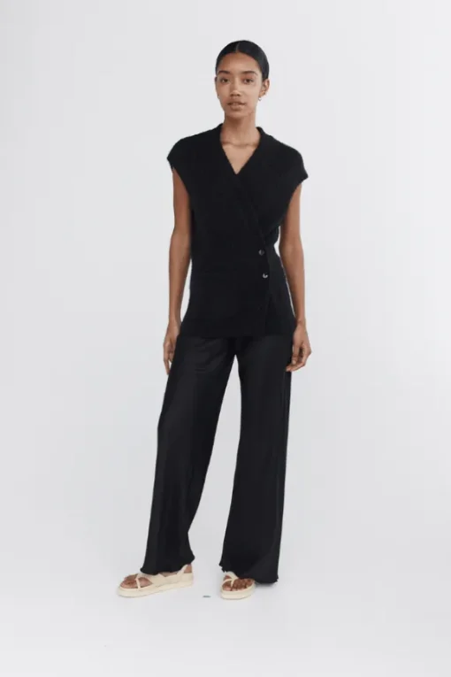 Bonita Vest Black