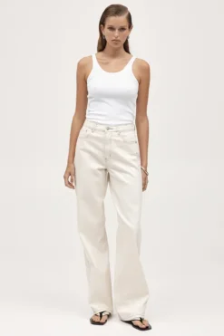Curve Seam Jean Ecru