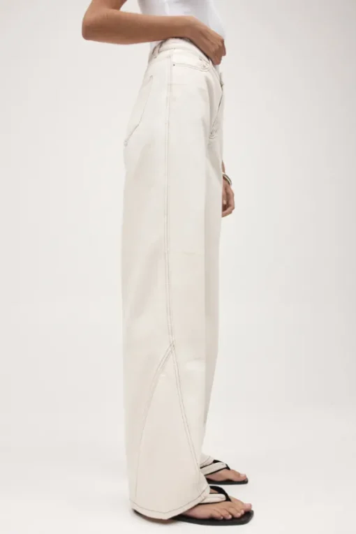 Curve Seam Jean Ecru