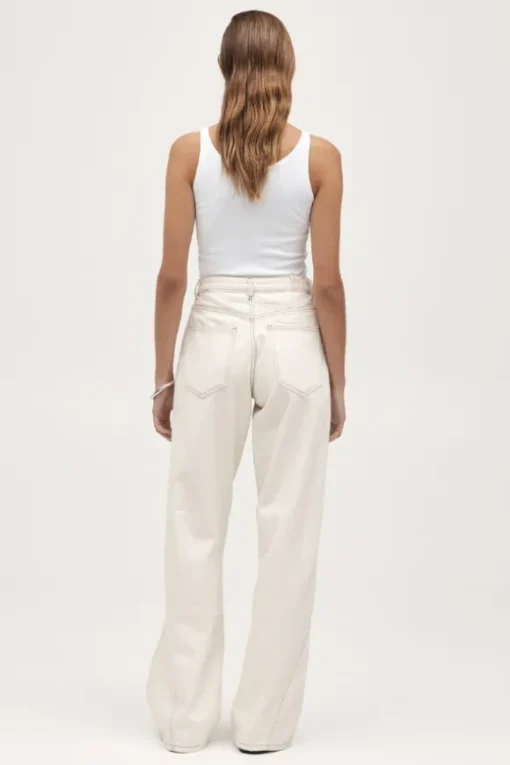 Curve Seam Jean Ecru