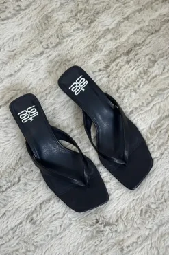 Kitty Heel Black