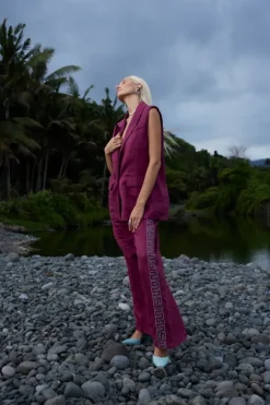 Sleeveless Blazer Plum