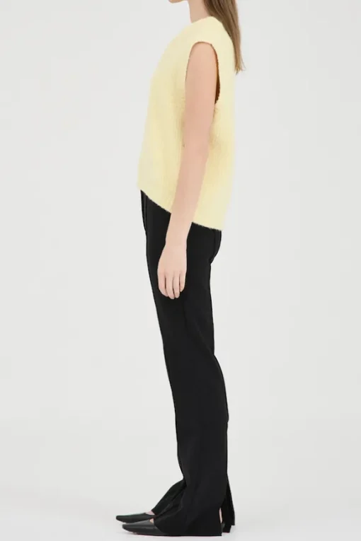 The Fluffy Knit Vest Lemon