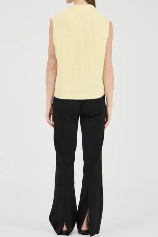 The Fluffy Knit Vest Lemon